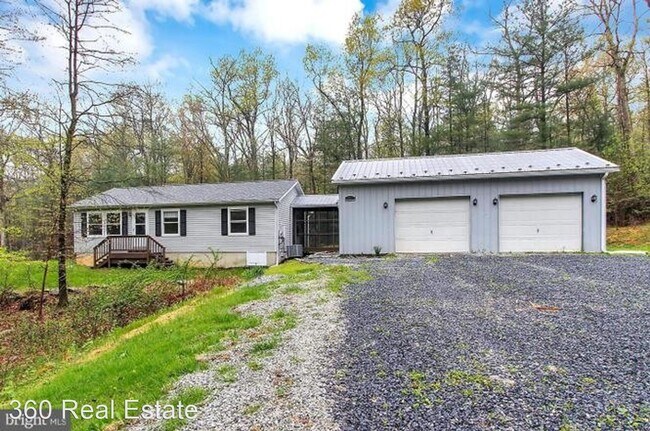 Building Photo - 3 br, 1 bath House - 201 Plantation Road
