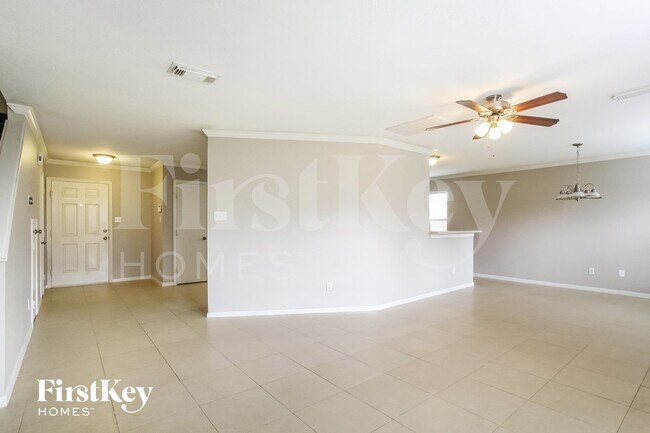 Foto del edificio - 8114 Scarlet Tanager Dr