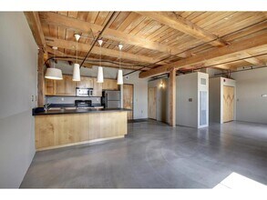 Building Photo - 127 5th St NE