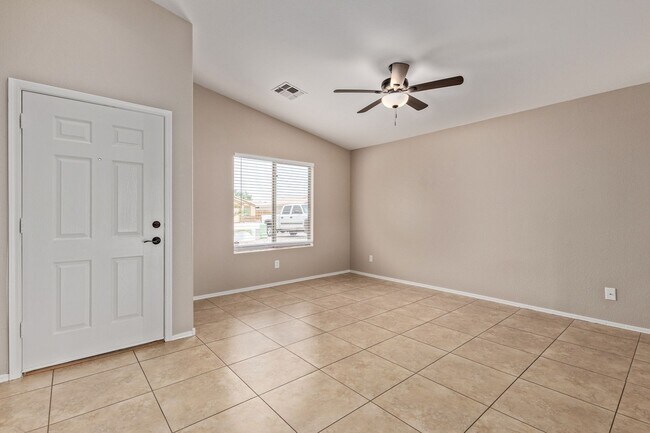 Building Photo - Freshly Remodeled Home in Apache Junction