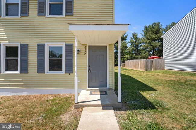 Building Photo - 5239 Daffodil Dr