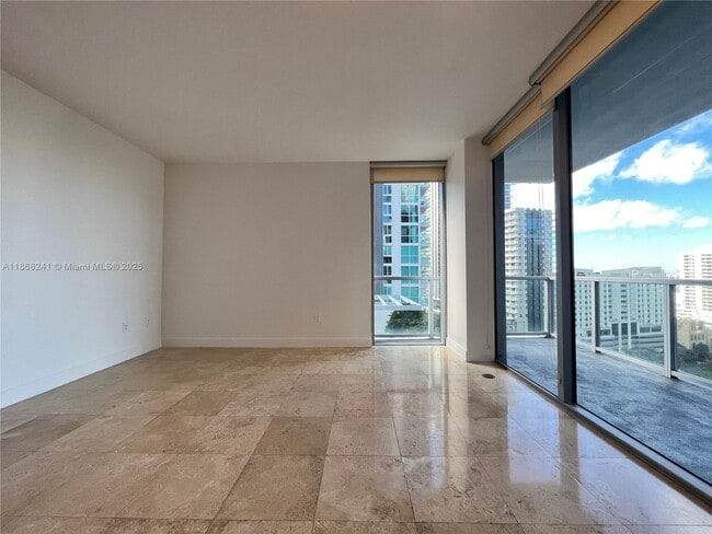 Foto del edificio - 1050 Brickell Ave