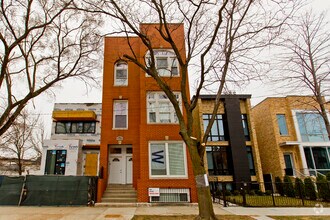 Building Photo - 1656 W Erie St