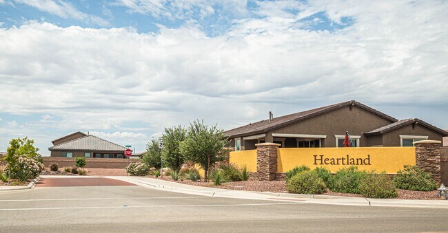Foto del edificio - 12640 N Wildrose Dr