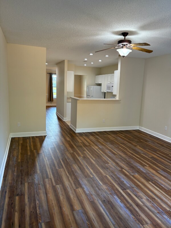 Building Photo - 2984 Sugarberry Ln
