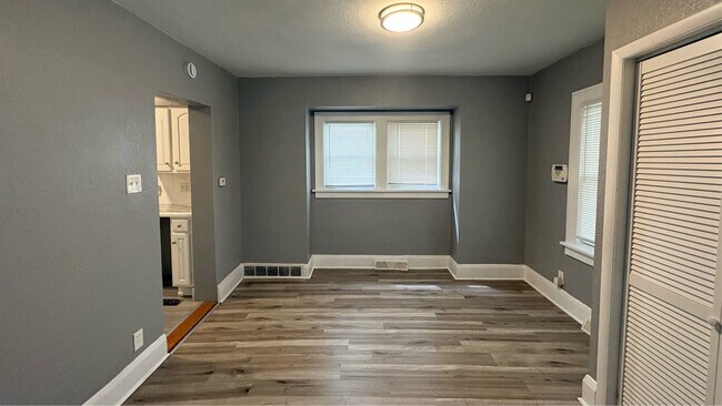 Foto del edificio - 3712 Upton Ave