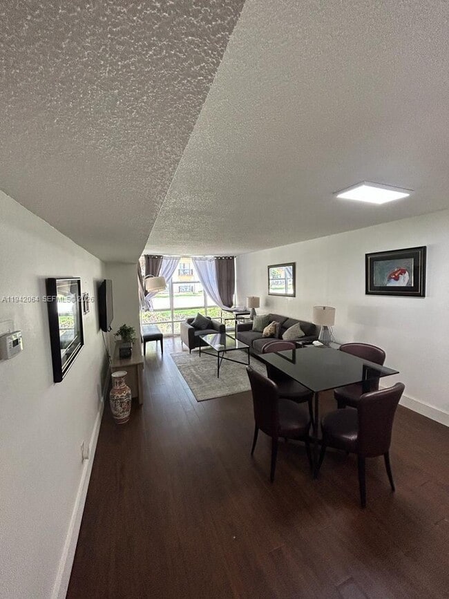 Foto del edificio - 210 172nd St