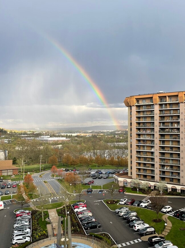 Foto del edificio - 21139 Valley Forge Cir