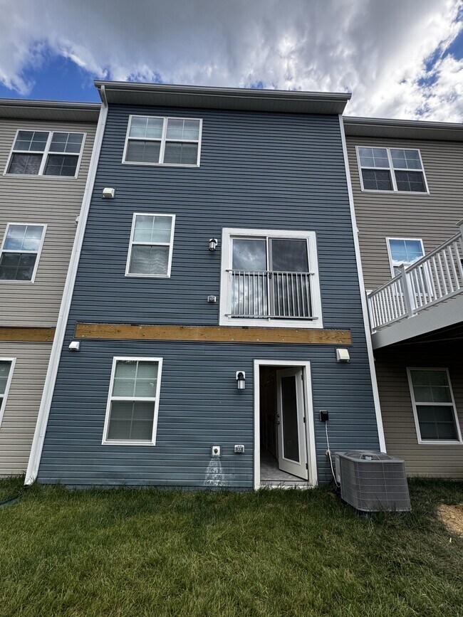 Foto del edificio - 73 Gray Silver Rd