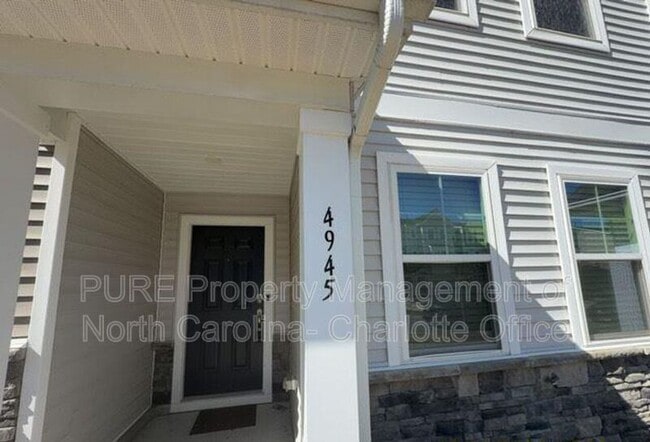 Building Photo - 4945 Southern Magnolia Dr
