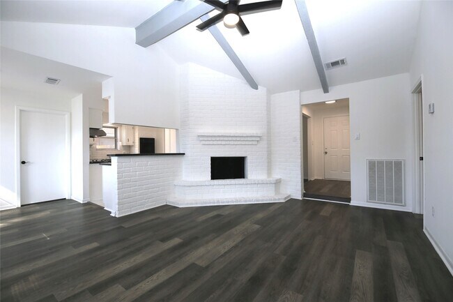 Building Photo - 16307 Morningshade Dr