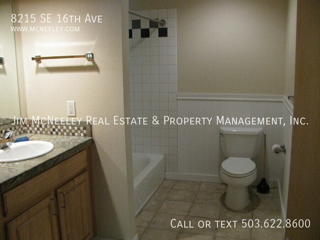 Photo - 8215 SE 16th Ave House