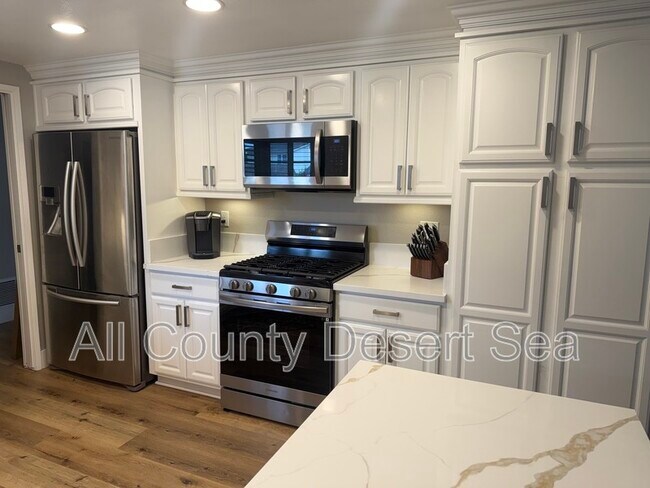 Foto del edificio - 17080 Buttonwood St