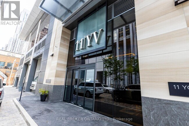 Building Photo - 11-5411 Yorkville Ave