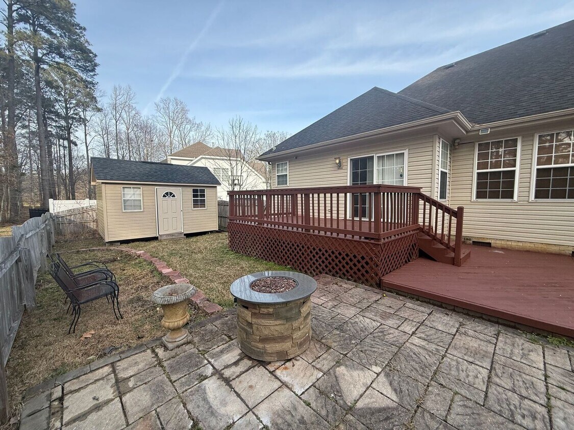 Foto del edificio - Amazing 5-Bed, 2.5-Bath Home on a Cul-de-Sac "ASK ABOUT OUR ZERO DEPOSIT"