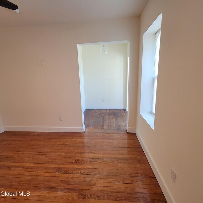 Building Photo - 762 Eastern Ave