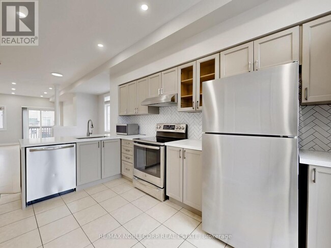 Building Photo - 115 Piggott Mews