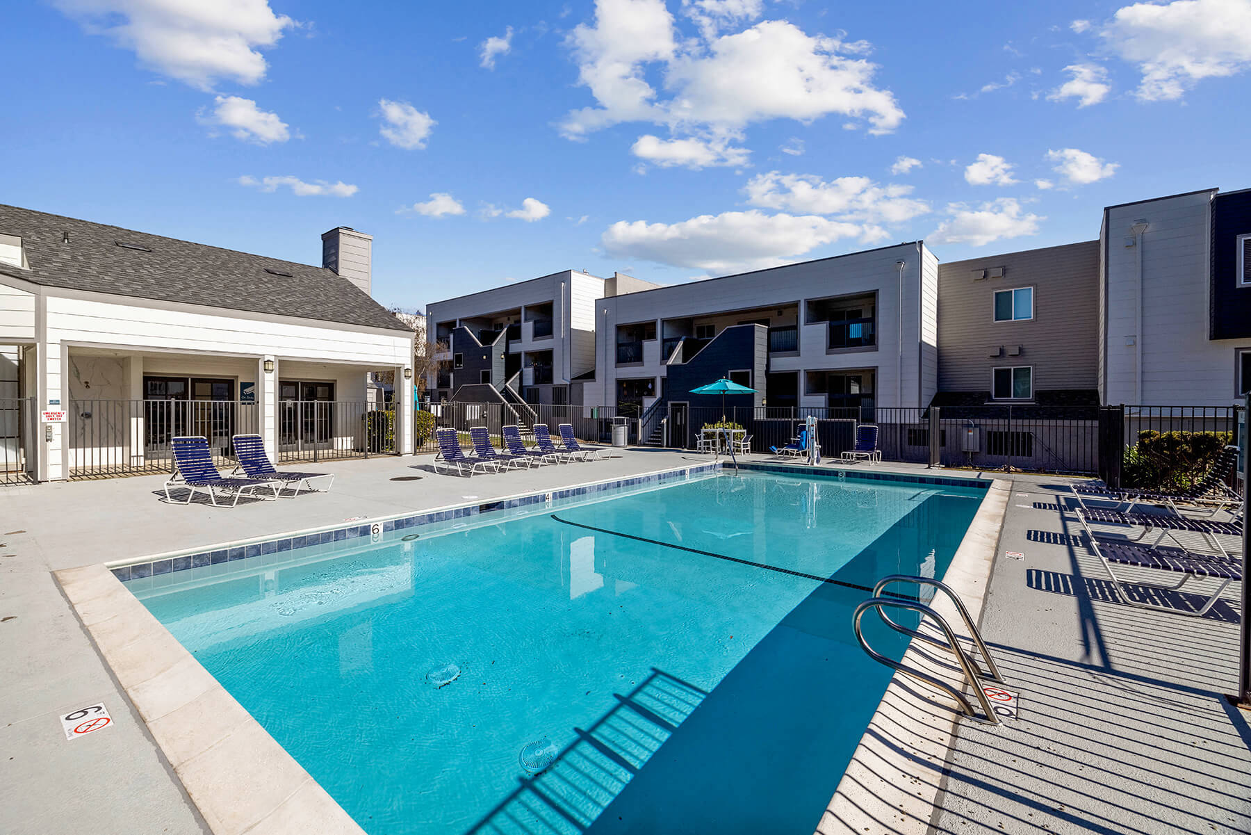 Hilltop Commons Apts