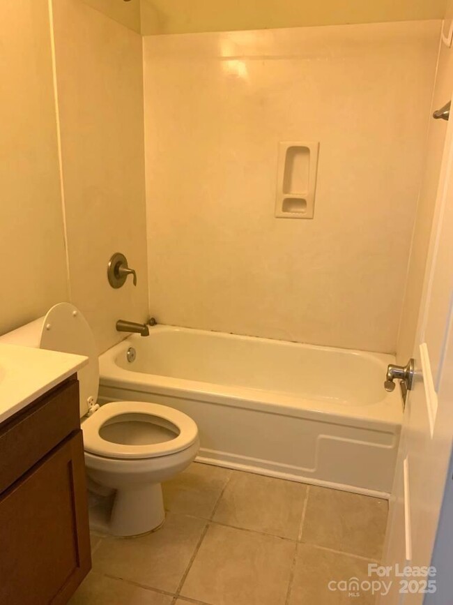 Foto del edificio - 1207 Green Oaks Ln