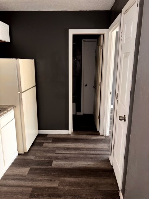 Foto del edificio - 7919 Lake Ave