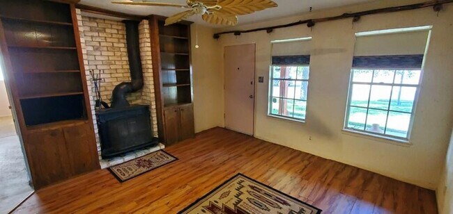 Building Photo - 1806 Cherry Orchard Dr