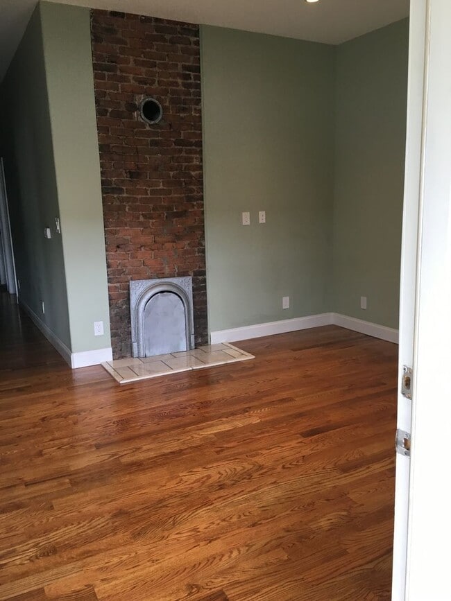 Building Photo - 2016 Forest Ave