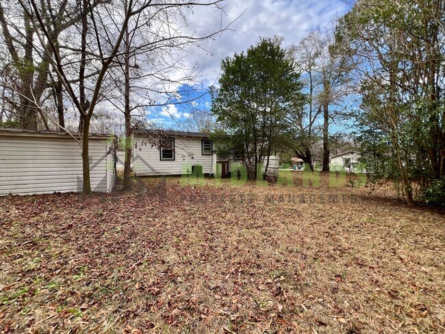 Foto del edificio - 135 Rivelon Rd