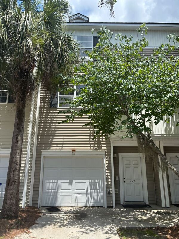 Primary Photo - 4553 Great Oak Dr