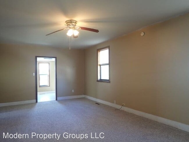 Building Photo - 2 br, 1 bath House - 414 Morehead St.