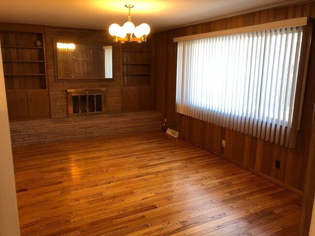 Foto del edificio - 7309 Dellwood Rd NE