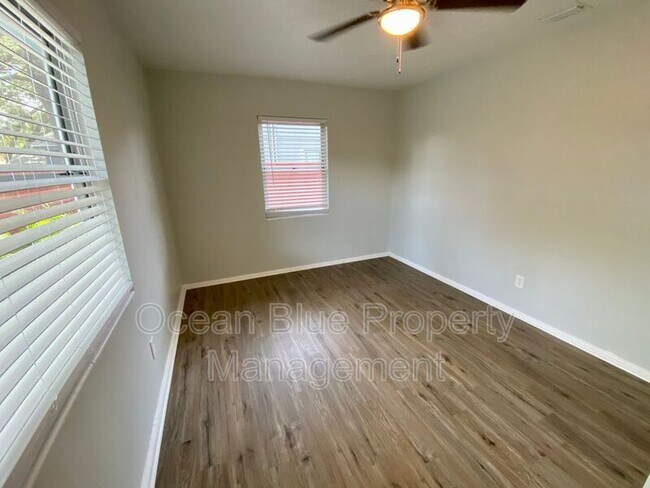 Foto del edificio - 740 52nd Ave N