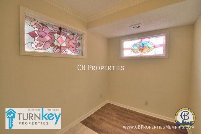 Foto del edificio - 1745 Myrna Ln