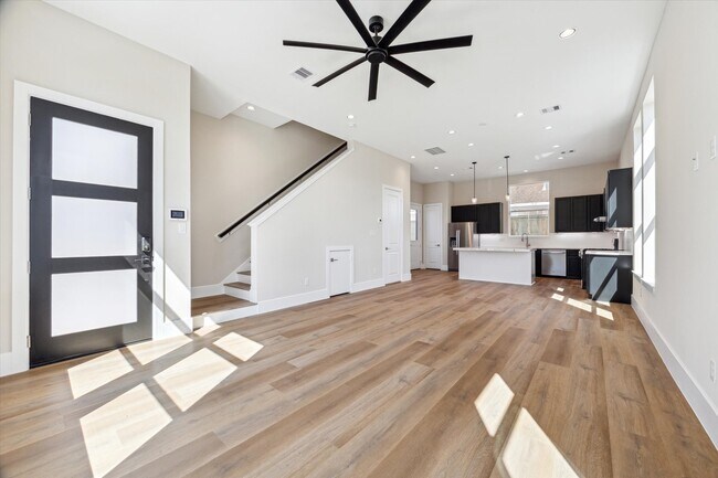 Foto del edificio - 5617 Leonard St