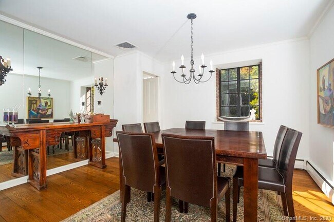 Foto del edificio - 5 Sylvan Farms Ln
