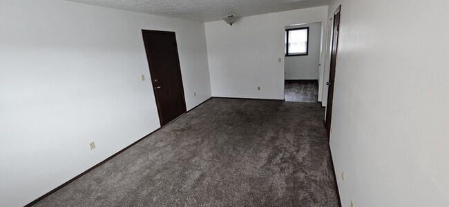 Building Photo - 9919 Delray St