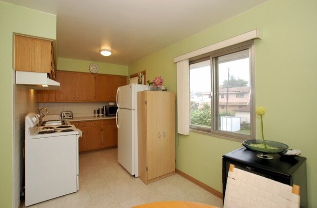  - 3833 S 76th St