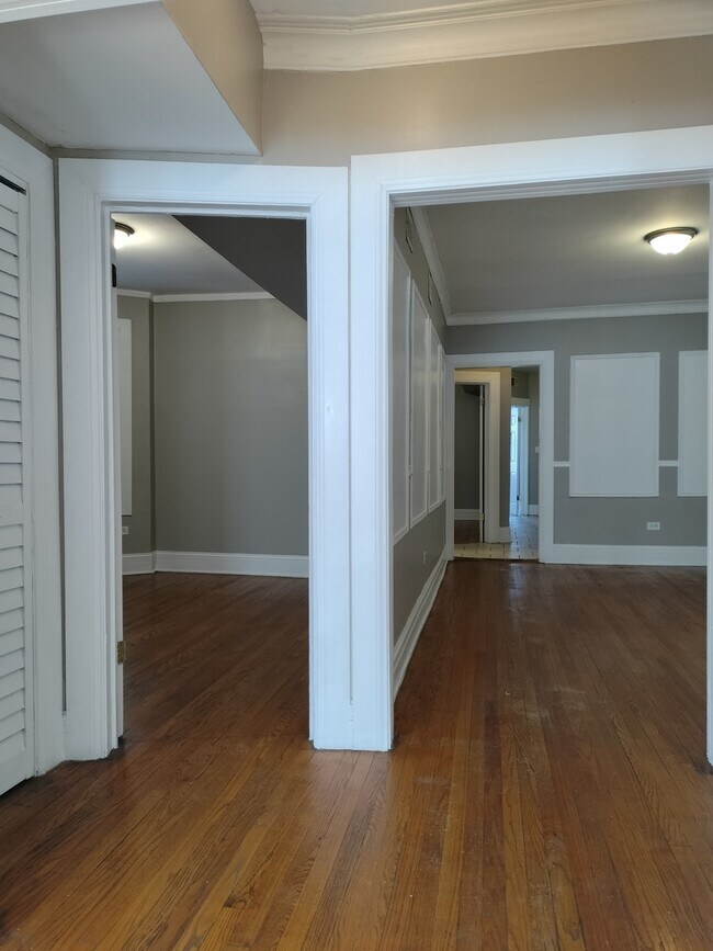 Foto del edificio - 7729 S Essex Ave