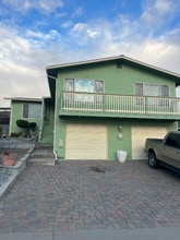 Building Photo - 1734 Mescal St