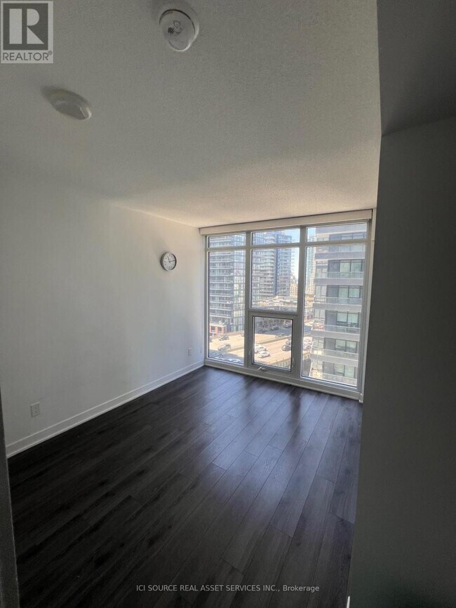 Building Photo - 70-1570 Queens Wharf Rd