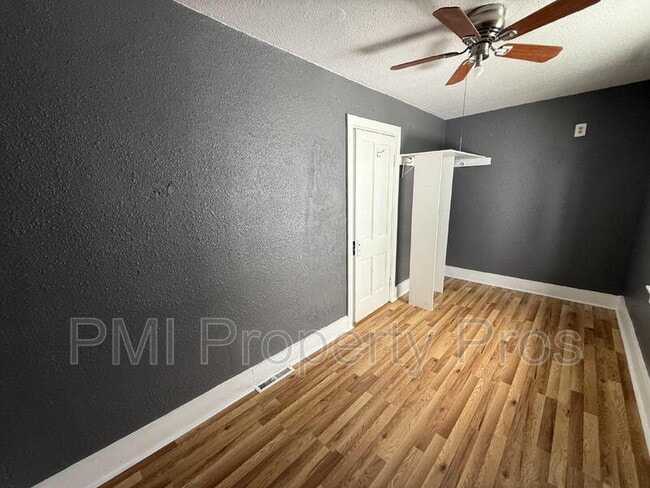 Building Photo - 2630 N 24th St