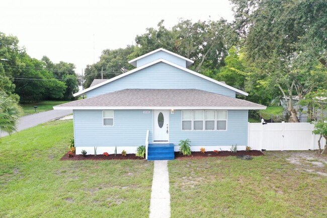 Foto del edificio - 1335 Mitchell St