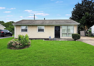 Building Photo - 4508 E Indian Trail