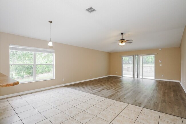 Building Photo - 30149 Sandbunker Ln