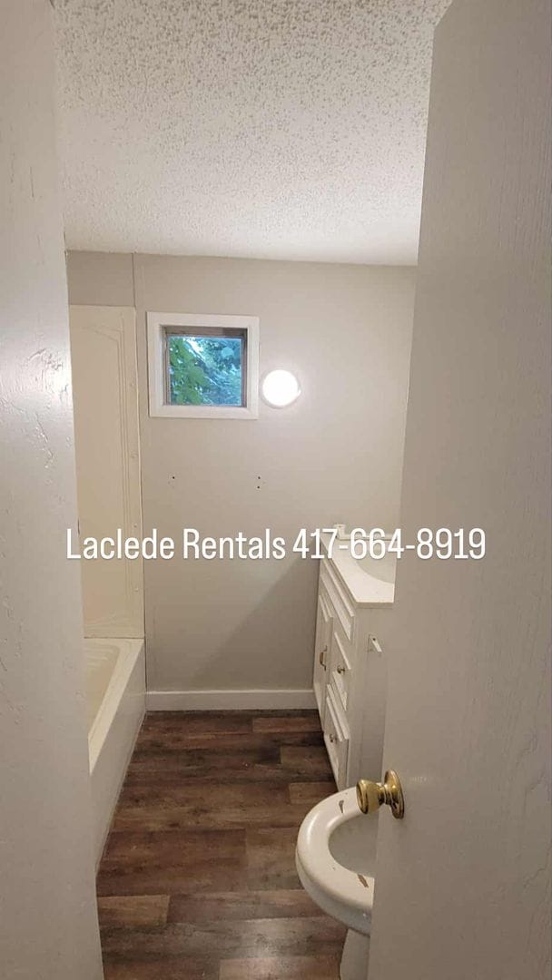 Building Photo - 2 BEDROOM 2 BATHROOM HOUSE FOR RENT