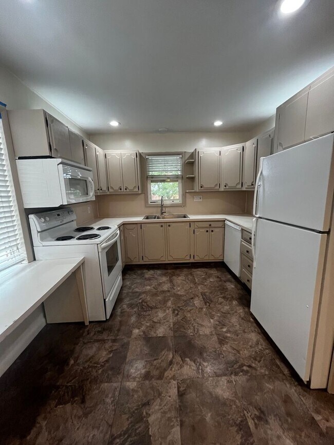 Foto del edificio - 856 N 300 W