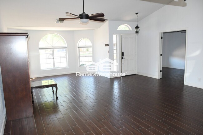 Foto del edificio - 2939 E Minton St