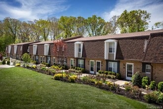 Building Photo - 100 Villa D'Est Dr