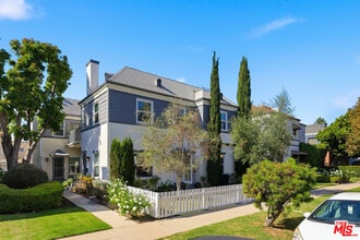 Building Photo - 111 N Harper Ave