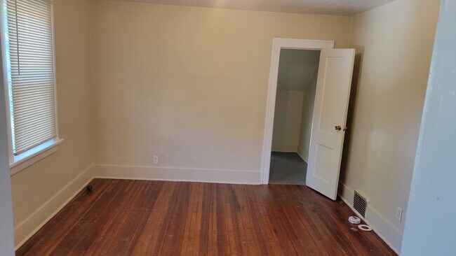 Building Photo - Prospect - 2