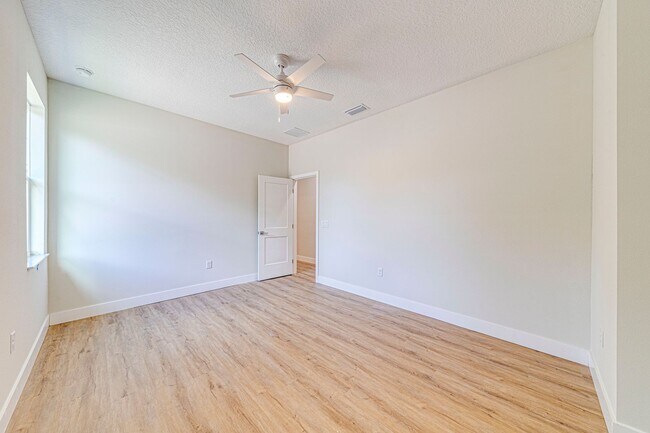 Foto del edificio - 231 N Pine Ave